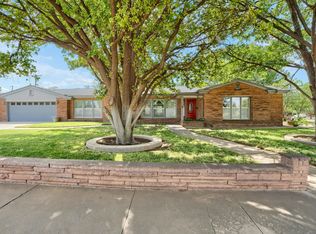 100 SW 7th St, Dimmitt, TX 79027