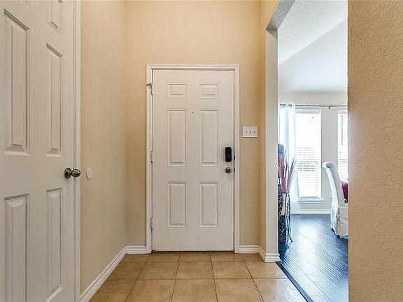4th image of 9308 Nathan Ct