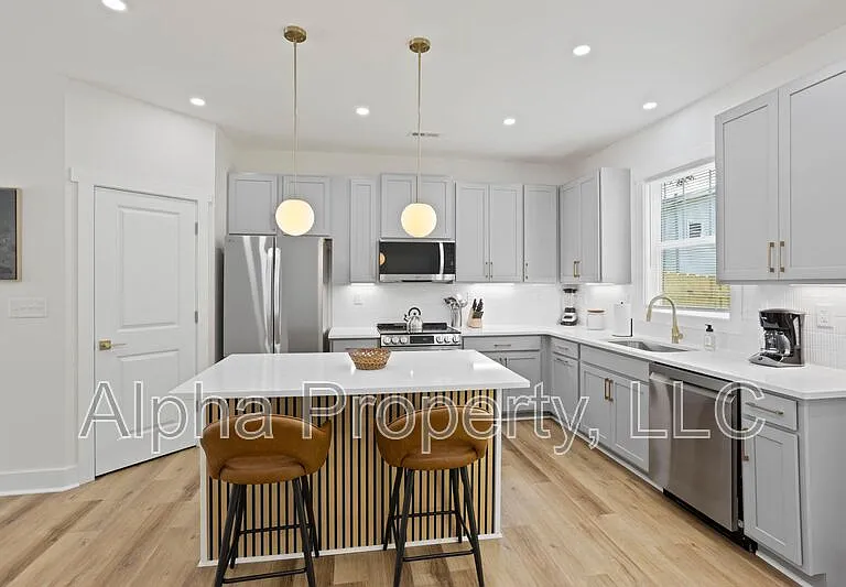 5 McDade St #B — Photo 9