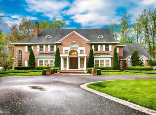 1 Cobblestone Ct, Moorestown, NJ 08057