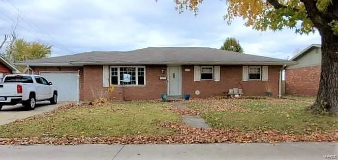 2709 Stratford Ln photo 1