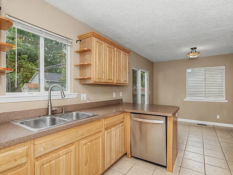 4105 Harris St — Photo 9