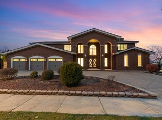 1202 W Surrey Rd, Addison, IL 60101