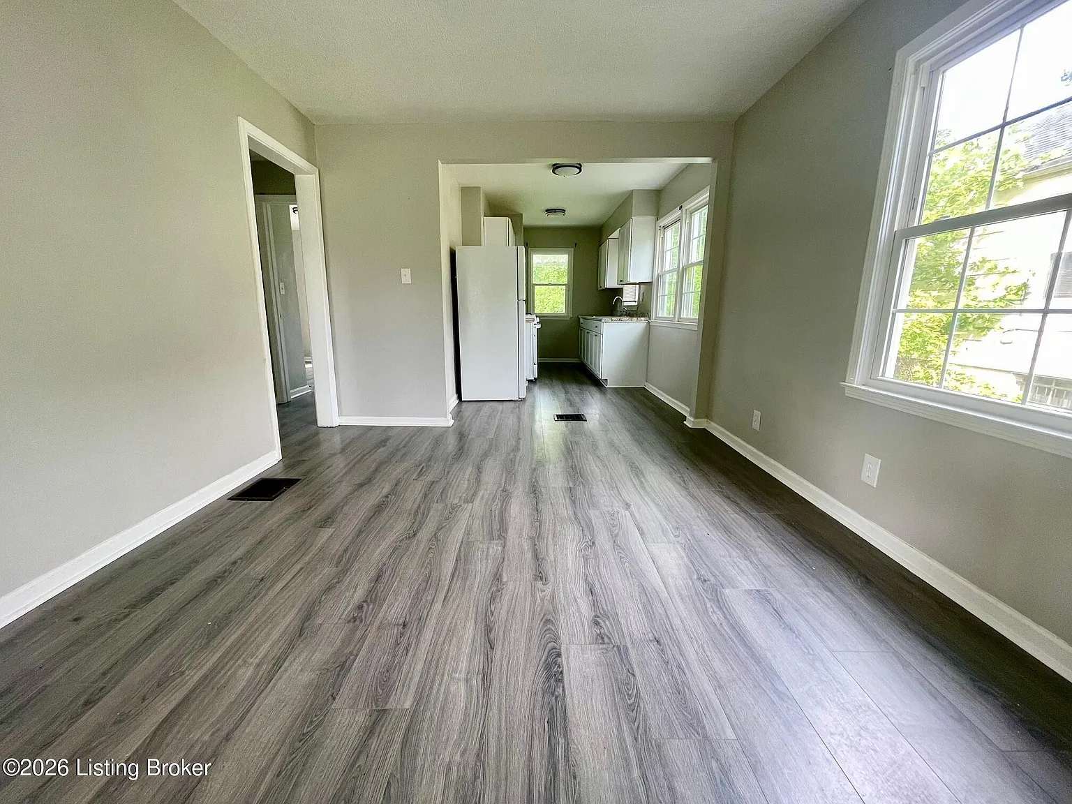 2 bed, 1.0 bath, 682 sqft, $1,295 — Photo 2