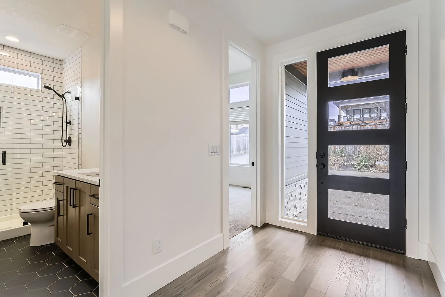 4 bed, 3.0 bath, 2559 sqft, $3,699 — Photo 3