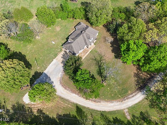 2nd image of 13960 Fairview Rd