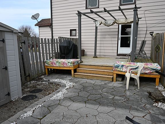 3rd image of 292 William St N