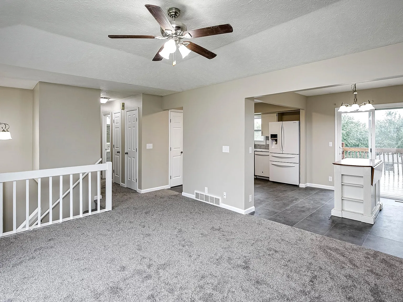 3 bed, 2.5 bath, 1826 sqft, $2,300 — Photo 3