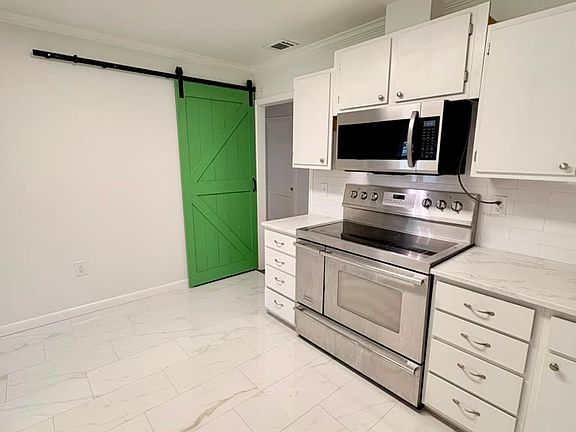 4th image of 320 Georgia Ave