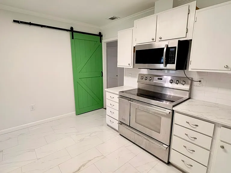 320 Georgia Ave — Photo 4