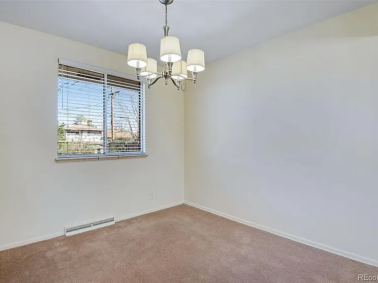 1628 S Locust St — Photo 3