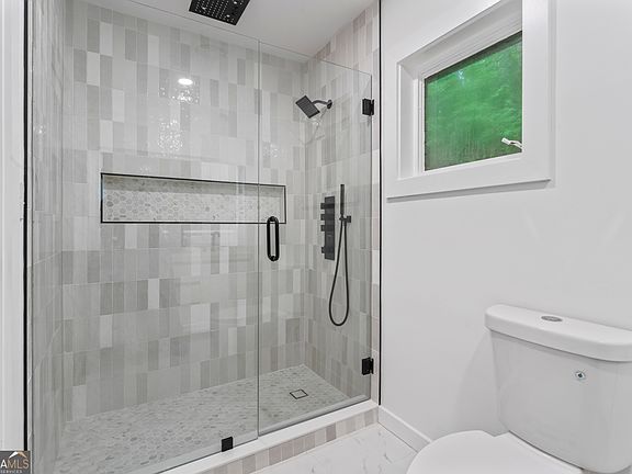 3rd image of 2200 Beecher Cir SW