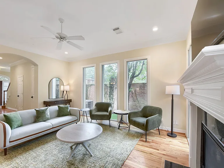 2828 W Holcombe Blvd #I — Photo 8