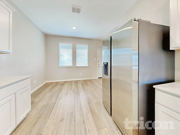 2106 Silver Charm Ln — Photo 7