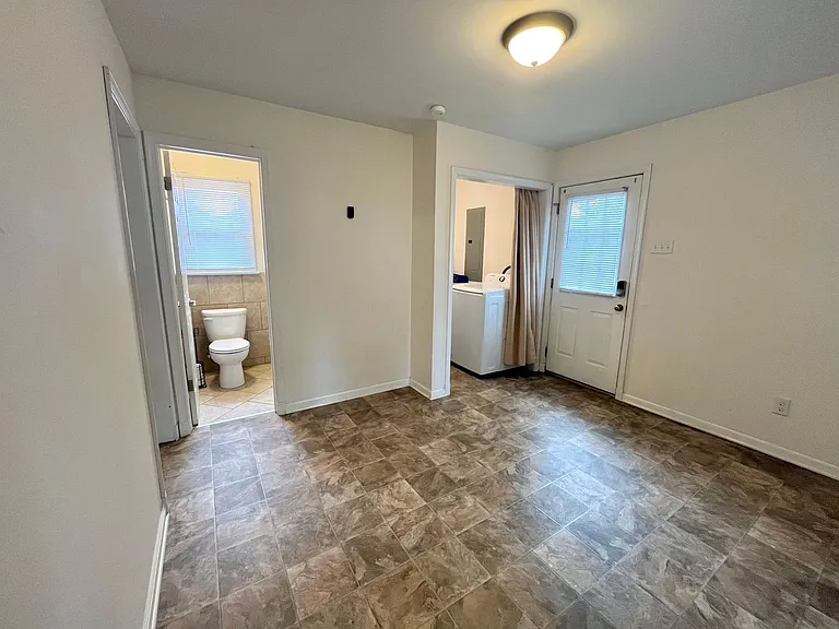 205 Bridge St — Photo 15