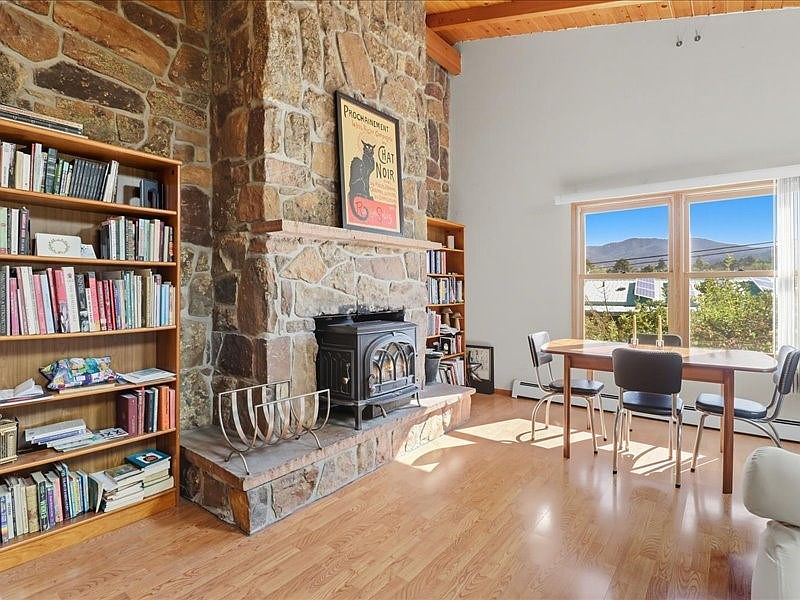 1st image of 166 Galisteo Ln