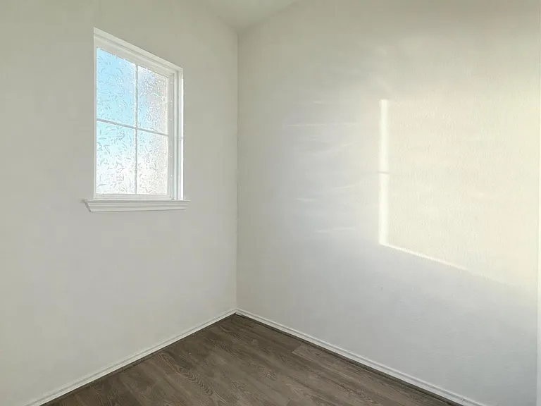 15515 Islandview Ln — Photo 17