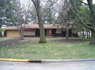 1816 3rd Ave, Sterling, IL 61081