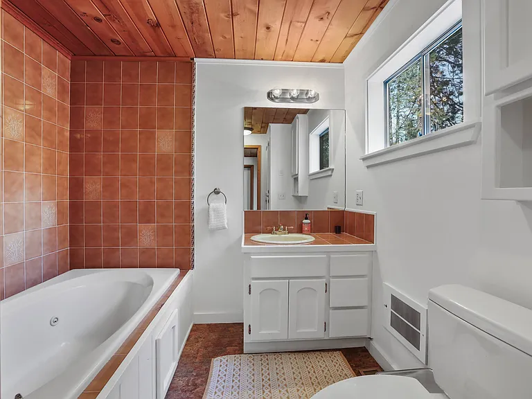 10115 Vista Ave — Photo 6