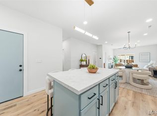 160A Field Crossing Dr, Highland, IL 62249