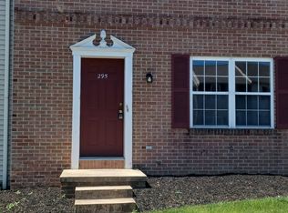 295 Greenland Dr, Lancaster, PA