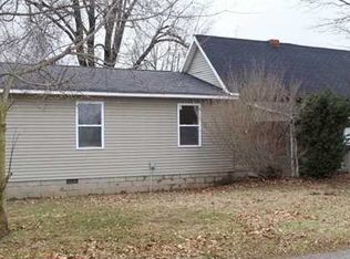 214 East St, Elnora, IN 47529