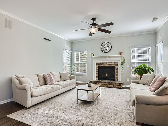 4th image of 15219 Clover Berry Dr