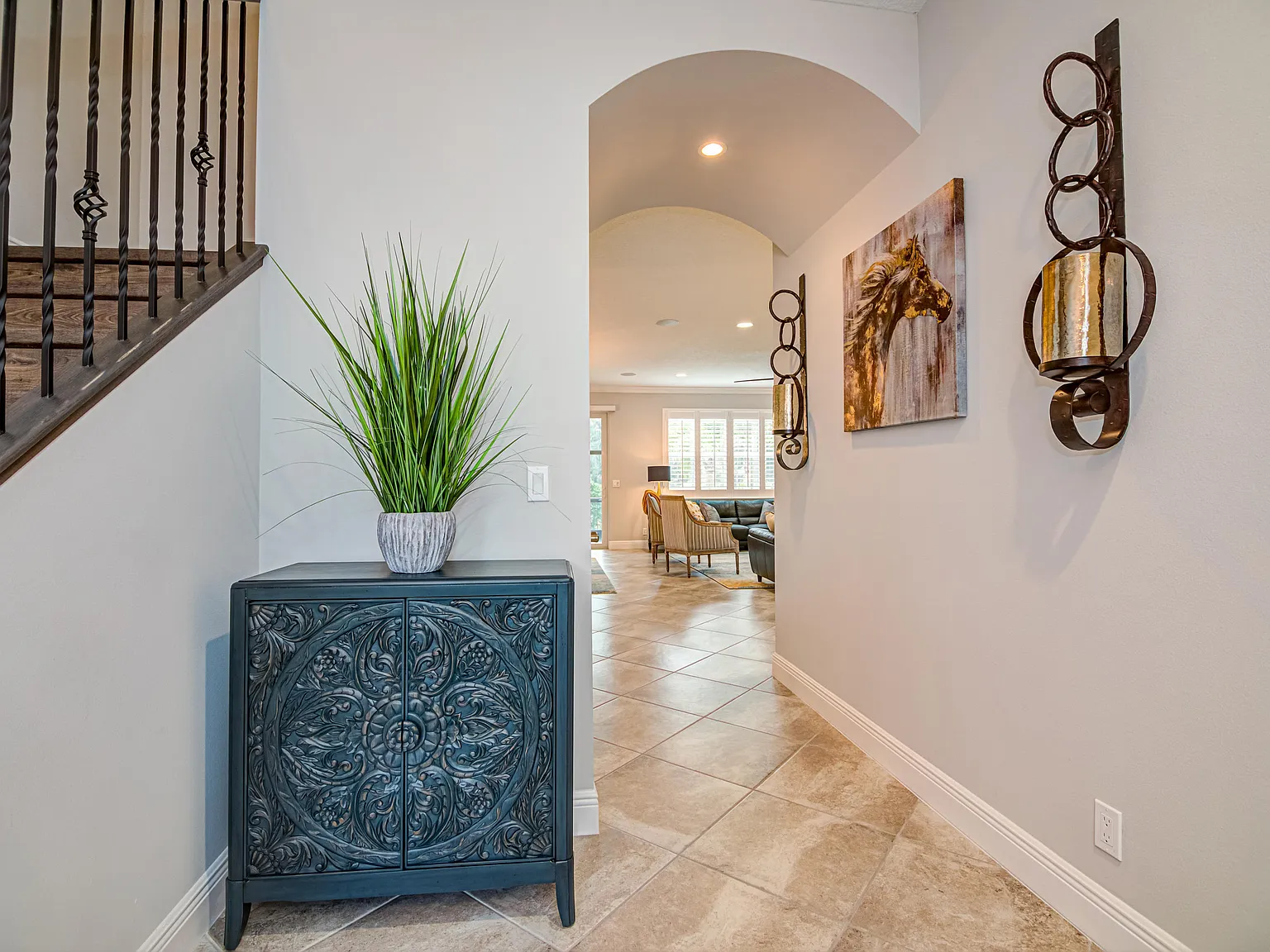 3 bed, 2.5 bath, 2335 sqft, $7,500 — Photo 3
