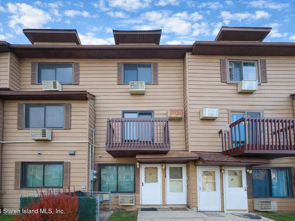 22A Gardenia Ln #94, Staten Island, NY 10314