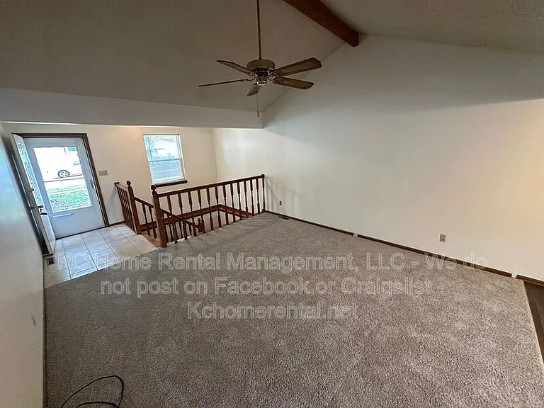 735 NE Barnes Dr #B — Photo 11