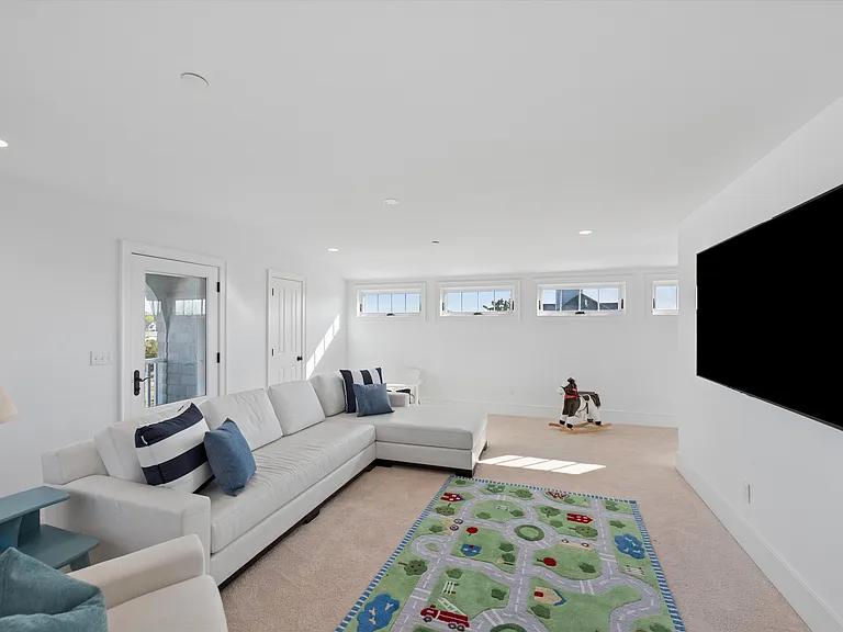 70 Cold Spring Point Rd — Photo 13