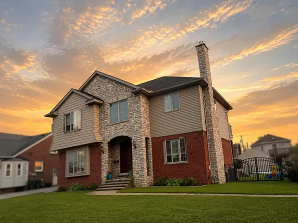 22434 Lange St, Saint Clair Shores, MI 48080
