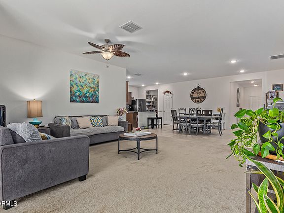 4th image of 125 E SEASIDE Drive