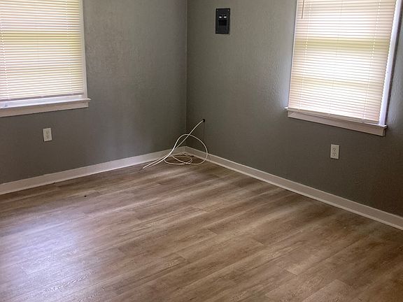 2nd image of 409 Pocahontas St