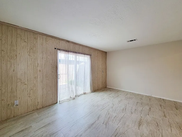 1815 Country Village Blvd — Photo 25