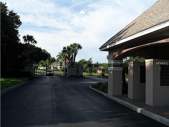 3rd image of 5709 Summerland Hills Dr