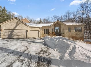 6958 Kenmare Dr, Bloomington, MN 55438
