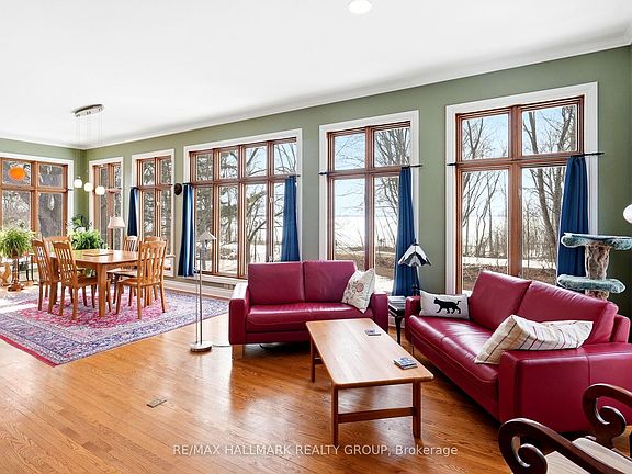 3rd image of 53 Scrivens St