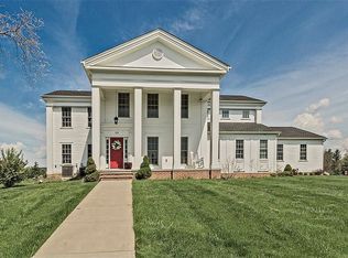 115 E Summit St, Chagrin Falls, OH