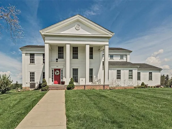 115 E Summit St, Chagrin Falls, OH 44022