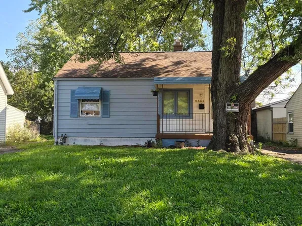 2534 Azelda St, Columbus, OH 43211