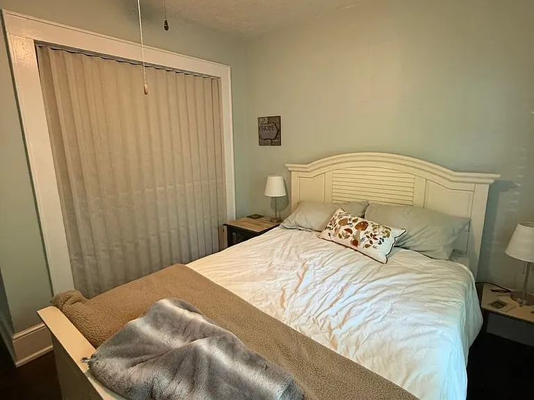 406 Pearl St — Photo 13