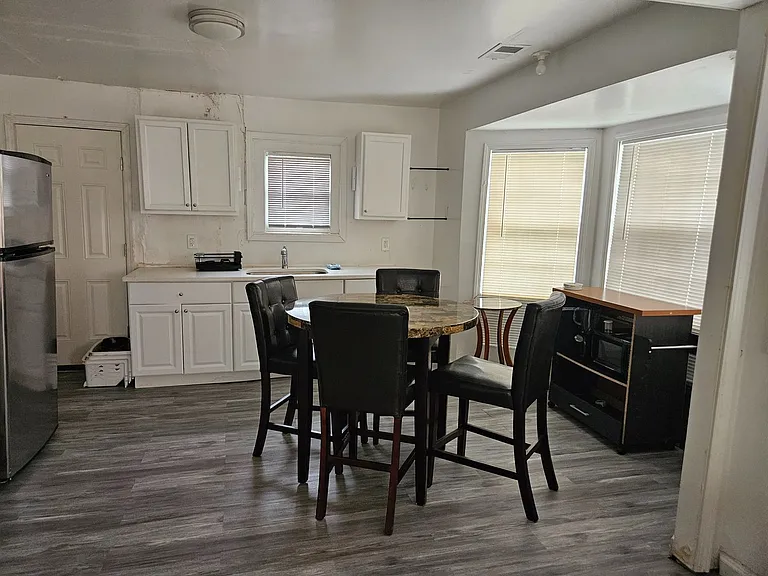 240 Whitaker Cir NW — Photo 5