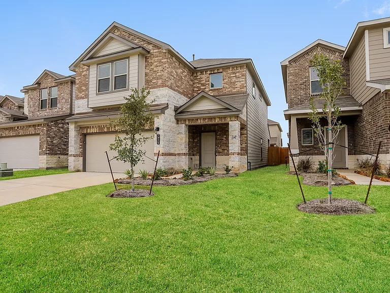 7915 Fijian Cypress Dr — Photo 3