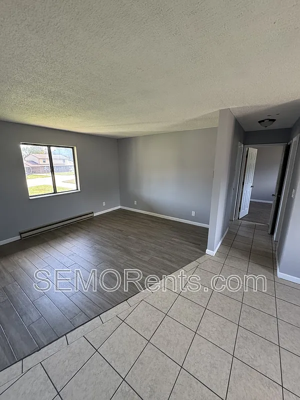 2 bed, 1.0 bath, $850 — Photo 3