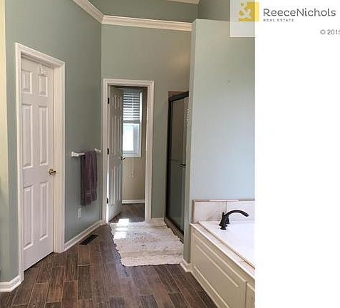 3rd image of 206 SE Windsboro Ct