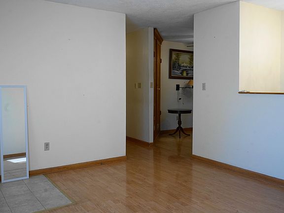 5th image of 934 Pocahontas Ave NE