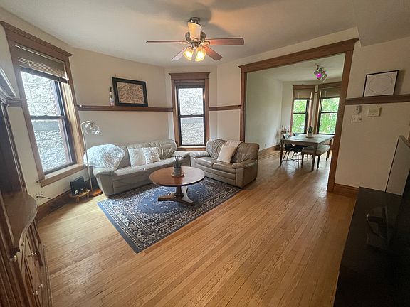 Living room + Dining Room can be switched