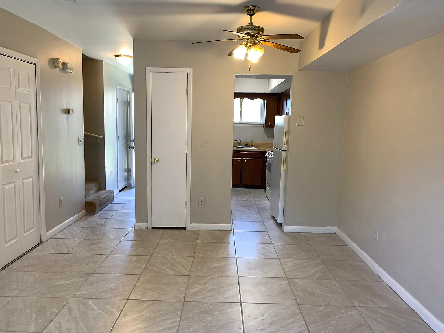 2 bed, 1.5 bath, 1100 sqft, $1,150 — Photo 2