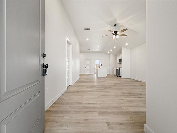 3rd image of 6314 Venita Ave